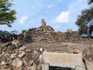 Menyusuri Situs Prasejarah Museum Taman Purbakala Cipari Kuningan