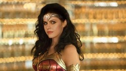 Alexandra Daddario, Wonder Woman dengan Wonder Eyes
