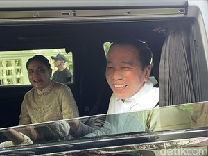 Saat Jokowi-Iriana Tak Kompak Beri Jawaban Sebelum Berangkat Reuni ke UGM