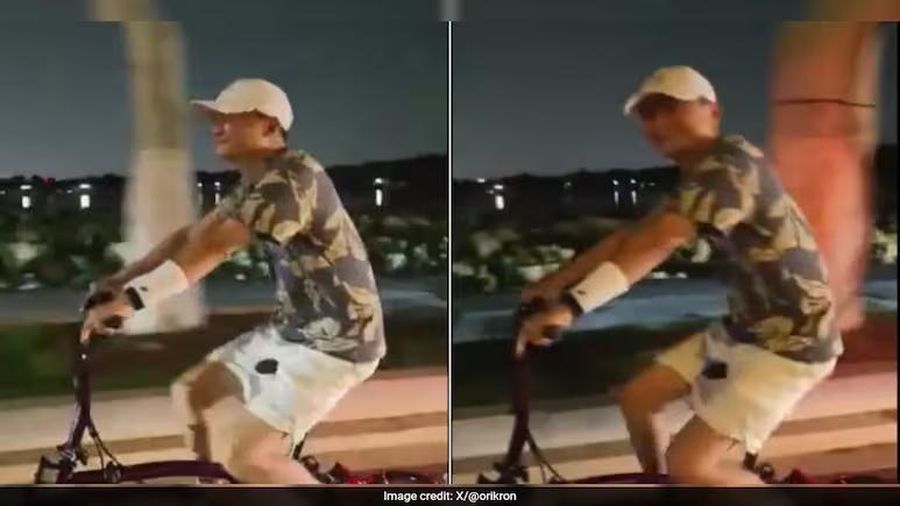 Miliarder dan salah satu pendiri Alibaba, Jack Ma, baru-baru ini terlihat bersepeda di jalanan Hangzhou, Tiongkok. (Tangkapan layar X @orikron)