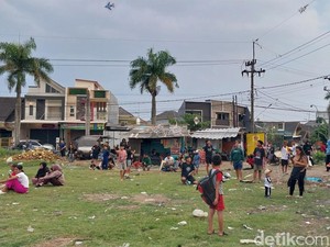Demam Layangan di Malang, Warga Ingat Kembali Memori Masa Anak-anak