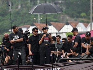 Gagal Bawa Investasi Usai Kunjungan ke Eropa, PM Anwar Ibrahim Diminta Mundur!