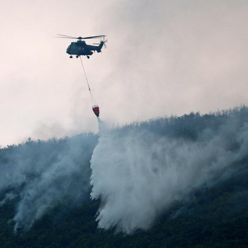 Kebakaran Hutan Dahsyat Bak Neraka Teror Albania, Tentara Dikerahkan
