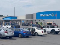 Suasana toko Walmart di Traverse City, Michigan, AS, Sabtu (26/72025). (Jerome Hartl via REUTERS/Jerome Hartl)