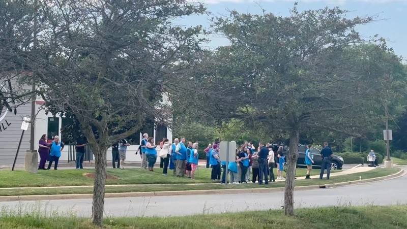 Suasana toko Walmart, tempat insiden penusukan terjadi, di Traverse City, Michigan, AS, Sabtu (26/72025). (Jerome Hartl via REUTERS/Jerome Hartl)