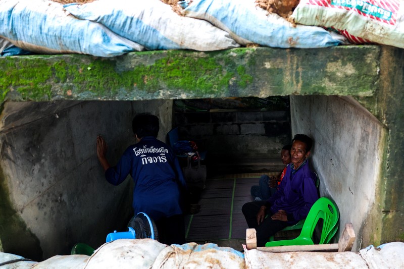 Kerusakan akibat saling serang antara Kamboja dan Thailand terlihat di provinsi Sisaket, wailayah perbatasan yang disengketakan, Minggu (27/7/2025). REUTERS/Athit Perawongmetha Kerusakan akibat saling serang antara Kamboja dan Thailand terlihat di provinsi Sisaket, wailayah perbatasan yang disengketakan, Minggu (27/7/2025). (REUTERS/Athit Perawongmetha)