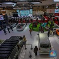 Suasna acara Gaikindo Indonesia International Auto Show (GIIAS) di ICE BSD City, Kabupaten Tangerang, Rabu (23/7/2024). (CNBC Indonesia/Faisal Rahman)