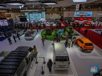 Suasna acara Gaikindo Indonesia International Auto Show (GIIAS) di ICE BSD City, Kabupaten Tangerang, Rabu (23/7/2024). (CNBC Indonesia/Faisal Rahman)