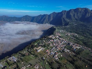Gunung-gunung di Taman Nasional Bromo Tengger Semeru