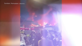 Video: Detik-Detik Kebakaran Hebat di Pasar Taman Puring