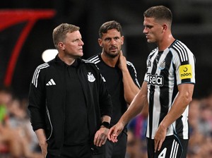 Howe: Newcastle Tidak Terganggu Rumor Isak kok