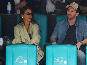 Kena Deh! Giliran Messi dan Istri yang Keciduk di Konser Coldplay