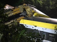 Kereta Tiba-Tiba Anjlok, Angkut 100 Penumpang Panik-Ada Korban Jiwa