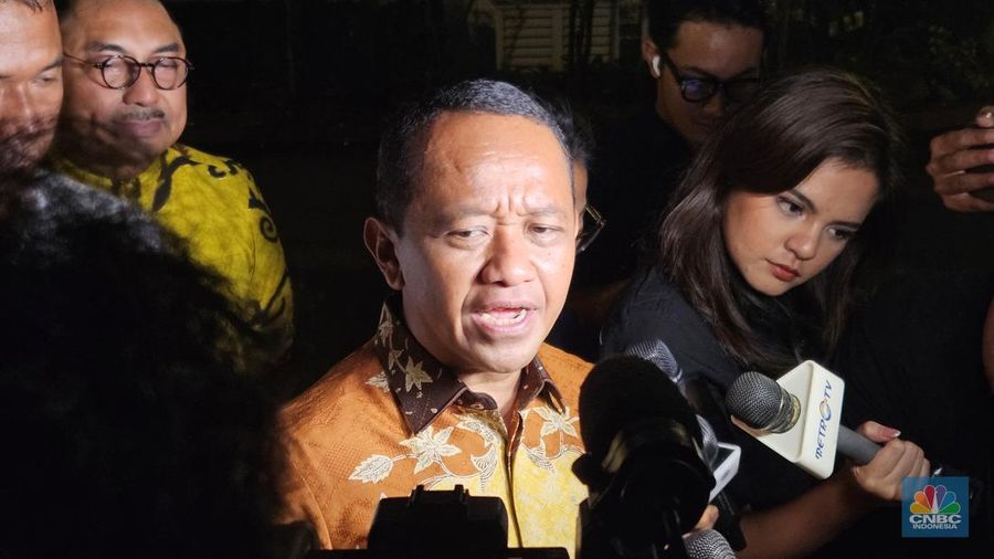 Menteri Energi dan Sumber Daya Alam (ESDM) Bahlil Lahadalia, di Istana Negara, Senin (28/7/2025).  (CNBC Indonesia/Emir Yanwardhana)