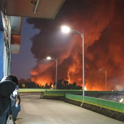 Kebakaran Dahsyat di Pasar Taman Puring, Transjakarta Setop Layanan