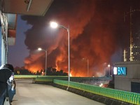 Kebakaran Dahsyat di Pasar Taman Puring, Transjakarta Setop Layanan