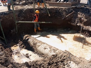 Penampakan Pipa PDAM Makassar di Pabaeng-baeng yang Dikerjakan Hari Ini