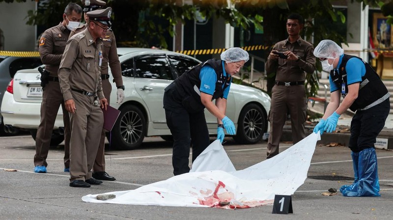 Penembakan massal mengguncang ibu kota Thailand, Bangkok, Senin (28/7/2025). Empat orang dilaporkan tewas. (REUTERS/PATIPAT JANTHONG)