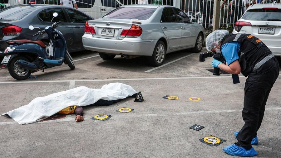 Penembakan massal mengguncang ibu kota Thailand, Bangkok, Senin (28/7/2025). Empat orang dilaporkan tewas. (REUTERS/PATIPAT JANTHONG)