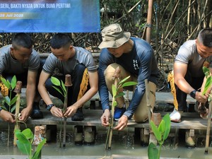 Taruna Bhayangkara Gelar Aksi Tanam 100 Pohon Bakau di Jakarta Utara