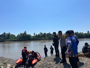 3 Pekerja Proyek Jembatan di Mamuju Terjatuh ke Sungai, 1 Selamat-2 Dicari