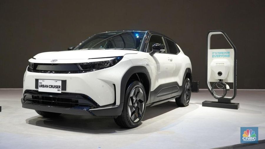 Di momentum GIIAS 2025 ini, Toyota melakukan ekspansi lokalisasi produksi kendaraan elektrifikasi melalui Toyota New bZ4X sebagai Battery EV pertama Toyota yang diproduksi secara lokal di Indonesia, Senin (28/7/2025). (CNBC Indonesia/Ferry Sandi)