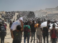 Keji! Israel Tembak Mata Warga Gaza yang Antre Bantuan Makanan