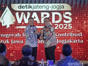 Kakorlantas Polri Irjen Agus Raih Penghargaan Pembaharu Keselamatan Lalin