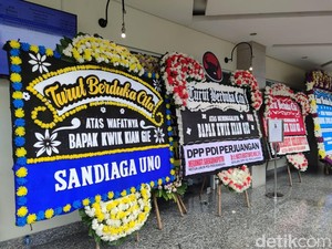 Prabowo hingga Sandiaga Kirim Karangan Bunga ke Rumah Duka Kwik Kian Gie
