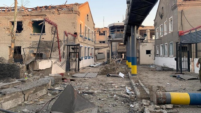 Kondisi kerusakan akibat serangan udara Rusai di wilayah Zaporizhzhia, Ukraina, Selasa (29/7/2025). (State Penitentiary Service of Ukraine/Handout via REUTERS)