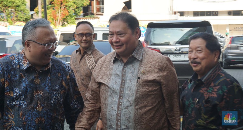 Menteri Keuangan Sri Mulyani di Rumah Duka Sentosa tempat mantan Menteri Koordinator Bidang Perekonomian, Kwik Kian Gie disemayamkan, RSPAD Gatot Subroto, Jakarta Pusat, Selasa (29/7/2025). (CNBC Indonesia/Muhammad Sabki) Menteri Keuangan Sri Mulyani di Rumah Duka Sentosa tempat mantan Menteri Koordinator Bidang Perekonomian, Kwik Kian Gie disemayamkan, RSPAD Gatot Subroto, Jakarta Pusat, Selasa (29/7/2025). (CNBC Indonesia/Muhammad Sabki)