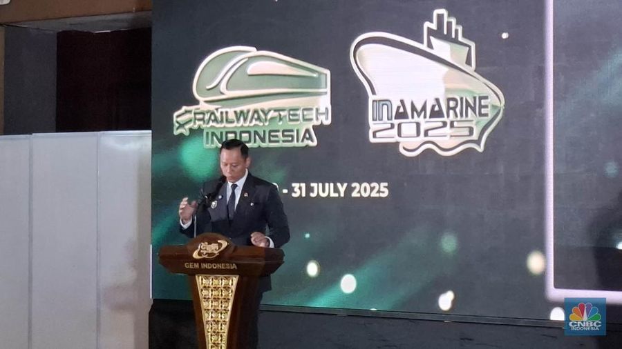 Menteri Koordinator Bidang Infrastruktur dan Pembangunan Kewilayahan Agus Harimurti Yudhoyono (AHY) saat memberikan paparannya dalam pembukaan RailwayTech di JI Expo, Selasa (29/7/2025). (CNBC Indonesia/Chandra Dwi Pranata)