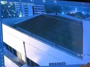 Diplomat Kemlu Mendadak Ganti Tujuan 5 Menit Usai Naik Taksi dari Mal