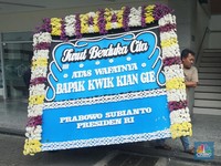 Begini Suasana Rumah Duka Kwik Kian Gie, Karangan Bunga Berdatangan