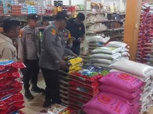 Polisi Sidak Pasar di Kota Dumai Pastikan Tak Ada Beras Oplosan