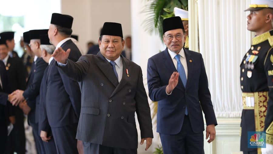 Presiden Prabowo Subianto menerima kunjungan Perdana Menteri (PM) Malaysia Anwar Ibrahim di Istana Merdeka, Jakarta, Selasa (29/7/2025). (CNBC Indonesia/Tri Susilo)
