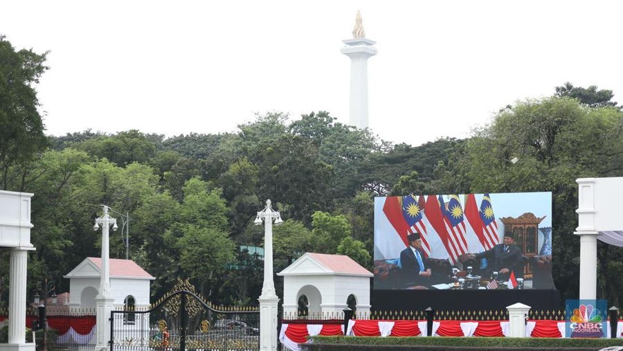 Presiden Prabowo Subianto menerima kunjungan Perdana Menteri (PM) Malaysia Anwar Ibrahim di Istana Merdeka, Jakarta, Selasa (29/7/2025). (CNBC Indonesia/Tri Susilo)