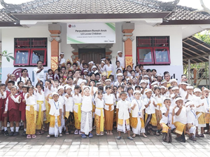 LG Resmikan Perpustakaan Anak LG Loves Children untuk 3 Sekolah di Bali
