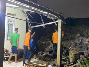 Tanah Longsor Sebabkan Banjir di Bogor Semalam, 109 Rumah Terdampak
