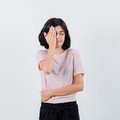 6 Tanda Seseorang Iri Padamu dan Cara Menghadapinya dengan Bijak