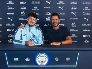 Manchester City Pulangkan James Trafford ke Etihad Stadium