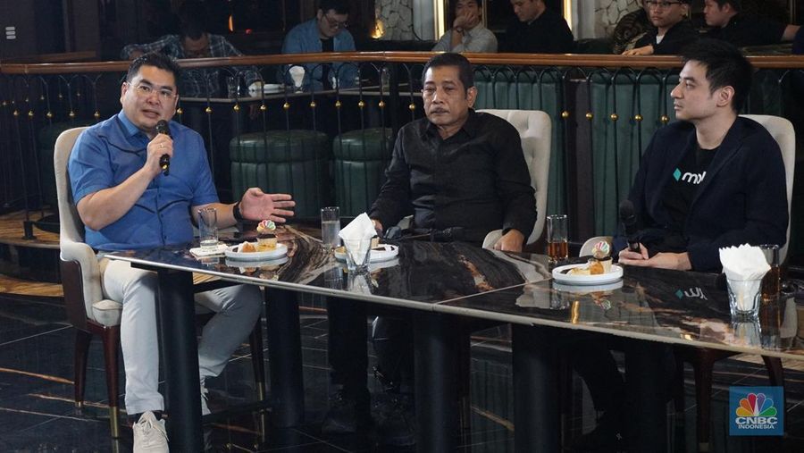 Ketua Umum ASPAKRINDO, Robby Bun menyampaikan paparan dalam Coffee Morning with Mobee di Jakarta, Rabu (30/7/2025). (CNBC Indonesia/Muhammad Sabki)