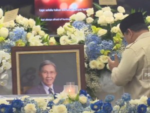 Video: Prabowo Melayat ke Rumah Duka Kwik Kian Gie: Sampaikan Hal Ini