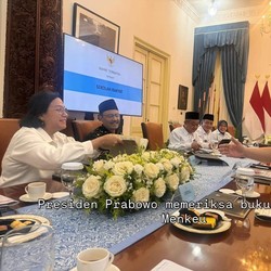 Tiba-tiba Prabowo Cek Catatan Sri Mulyani Saat Rapat, Begini Ceritanya