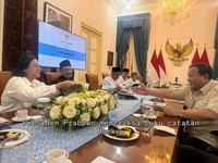 Tiba-tiba Prabowo Cek Catatan Sri Mulyani Saat Rapat, Begini Ceritanya