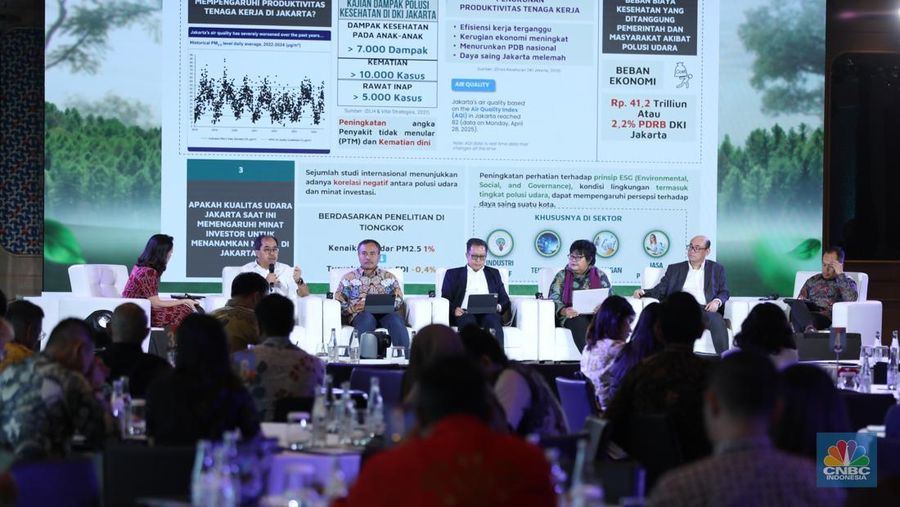 Suasana dialog acara Merdeka Polusi di 25Hours Hotel, Jakarta, Rabu (30/7/2025). (CNBC Indonesia/Tri Susilo)