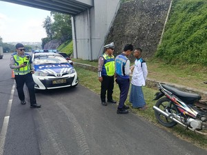 Pemotor Bersarung Masuk Tol di Semarang, Begini Pengakuannya