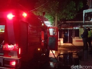 Kantor Kecamatan Delanggu Klaten Terbakar Malam Ini