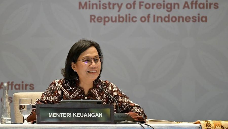 Menteri Keuangan, Sri Mulyani Indrawati memberikan pembekalan kepada para Calon Duta Besar Luar Biasa dan Berkuasa Penuh Republik Indonesia. (Instagram/smindrawati)