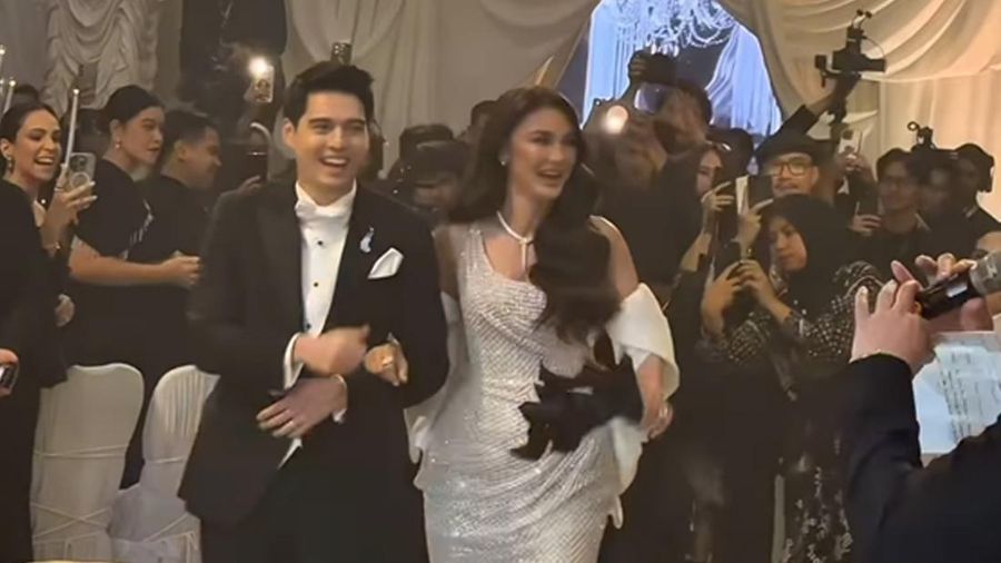 Pasangan Luna Maya dan Maxime Bouttier menunggah momen resepsi pernikahannya di sosial media Instagram. (Instagram/lunamaya)